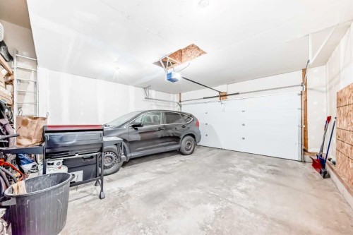148 Saddlecrest Gardens Ne, Calgary, AB - Indoor Photo Showing Garage