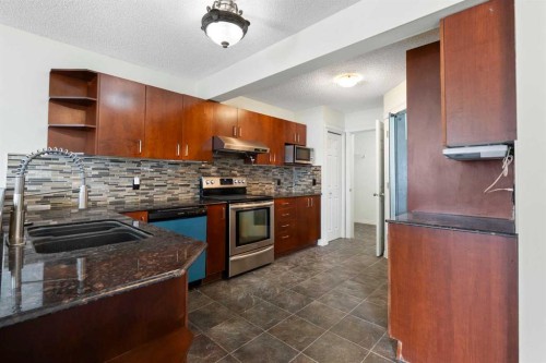 231 Hawkmere Road, Chestermere, AB - Indoor Photo Showing Kitchen