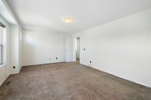 231 Hawkmere Road, Chestermere, AB - Indoor Photo Showing Other Room