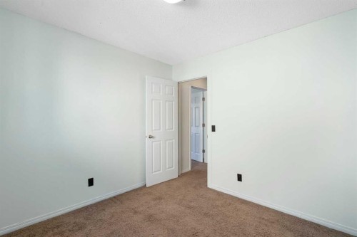 231 Hawkmere Road, Chestermere, AB - Indoor Photo Showing Other Room