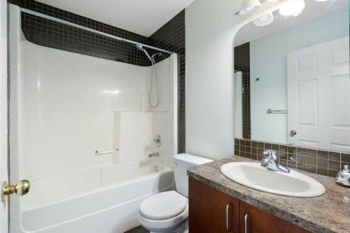 231 Hawkmere Road, Chestermere, AB - Indoor Photo Showing Bathroom
