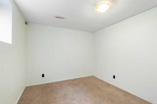 231 Hawkmere Road, Chestermere, AB - Indoor Photo Showing Other Room
