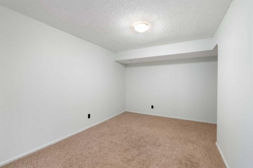 231 Hawkmere Road, Chestermere, AB - Indoor Photo Showing Other Room