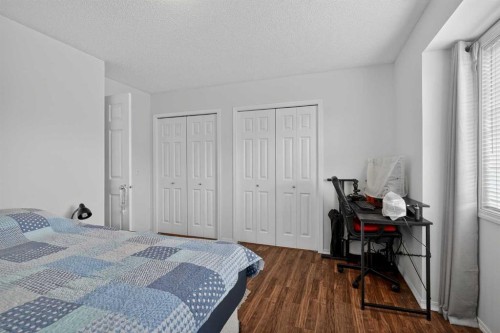 260 Stonemere Place, Chestermere, AB - Indoor Photo Showing Bedroom