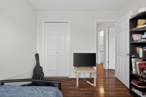 260 Stonemere Place, Chestermere, AB - Indoor Photo Showing Bedroom