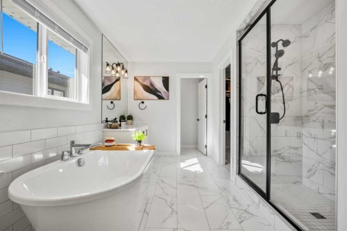 51 Creekstone Way Sw, Calgary, AB - Indoor Photo Showing Bathroom