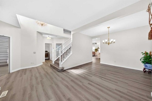 502 Panamount Boulevard Nw, Calgary, AB - Indoor