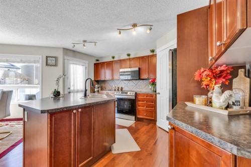 269 West Creek Boulevard, Chestermere, AB - Indoor Photo Showing Kitchen