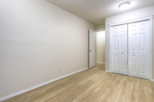 102-626 2 Avenue Ne, Calgary, AB - Indoor Photo Showing Other Room