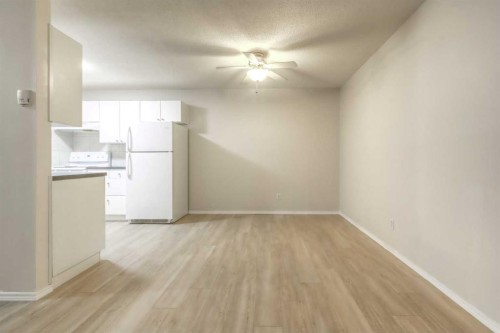 102-626 2 Avenue Ne, Calgary, AB - Indoor Photo Showing Kitchen