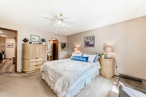 36 Shannon Road Sw, Calgary, AB - Indoor Photo Showing Bedroom