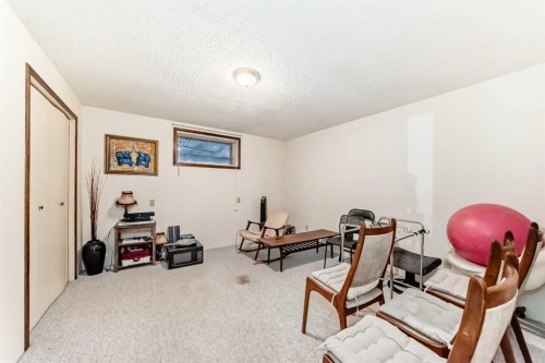 36 Shannon Road Sw, Calgary, AB - Indoor