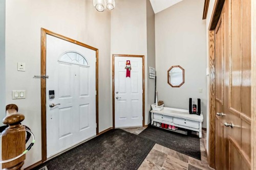 36 Shannon Road Sw, Calgary, AB - Indoor Photo Showing Other Room