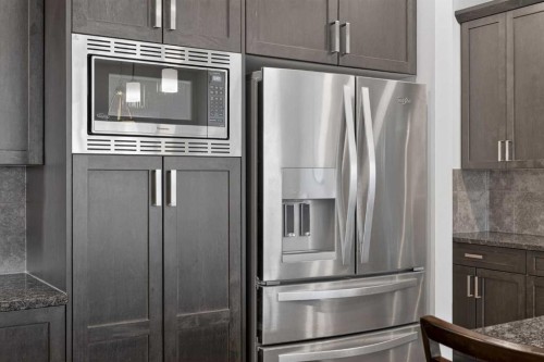 20 Mount Rae Terrace, Okotoks, AB - Indoor Photo Showing Kitchen