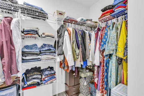 312 Edith Place Nw, Calgary, AB - Indoor With Storage