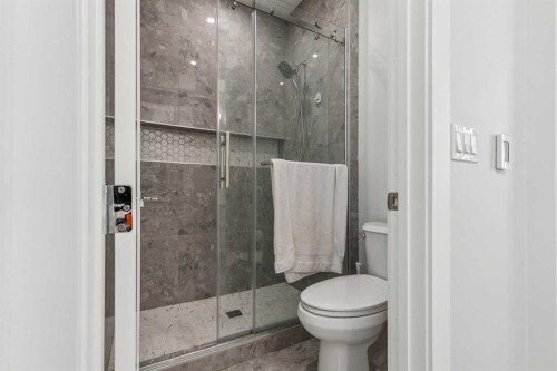 19 Duhram Way, Rural Rocky View County, AB - Indoor Photo Showing Bathroom