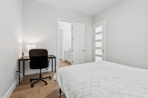 19 Duhram Way, Rural Rocky View County, AB - Indoor Photo Showing Bedroom