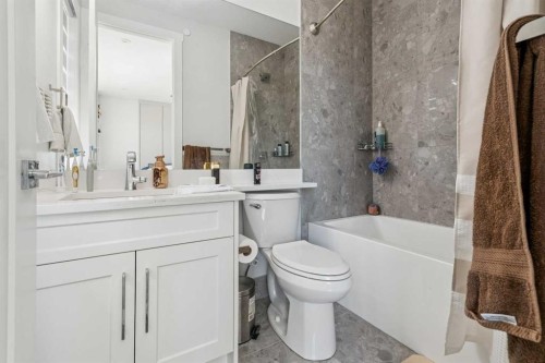 19 Duhram Way, Rural Rocky View County, AB - Indoor Photo Showing Bathroom