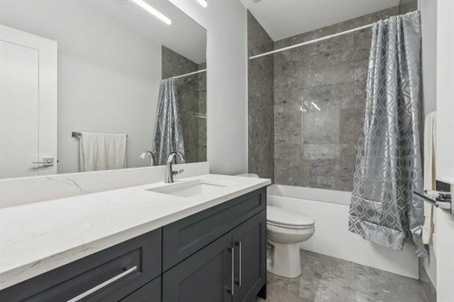 19 Duhram Way, Rural Rocky View County, AB - Indoor Photo Showing Bathroom