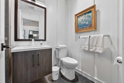 7235 Kananaskis Drive Sw, Calgary, AB - Indoor Photo Showing Bathroom