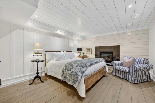 7235 Kananaskis Drive Sw, Calgary, AB - Indoor Photo Showing Bedroom
