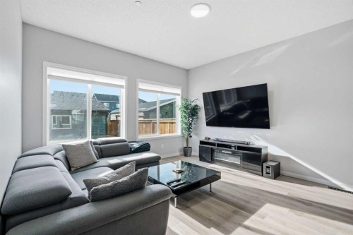 49 Lucas Grove Nw, Calgary, AB - Indoor Photo Showing Living Room
