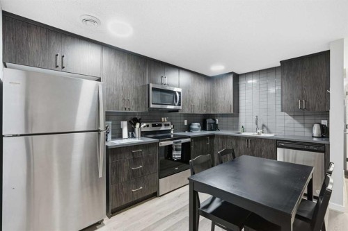 49 Lucas Grove Nw, Calgary, AB - Indoor Photo Showing Kitchen