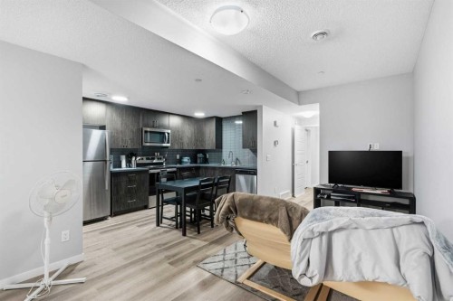49 Lucas Grove Nw, Calgary, AB - Indoor