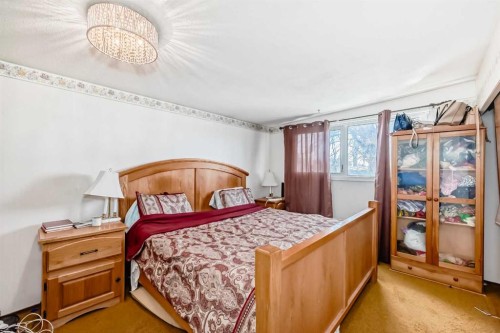 2106 24 Street South, Lethbridge, AB - Indoor Photo Showing Bedroom
