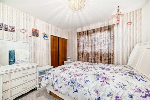2106 24 Street South, Lethbridge, AB - Indoor Photo Showing Bedroom