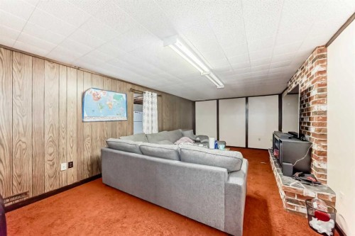 2106 24 Street South, Lethbridge, AB - Indoor