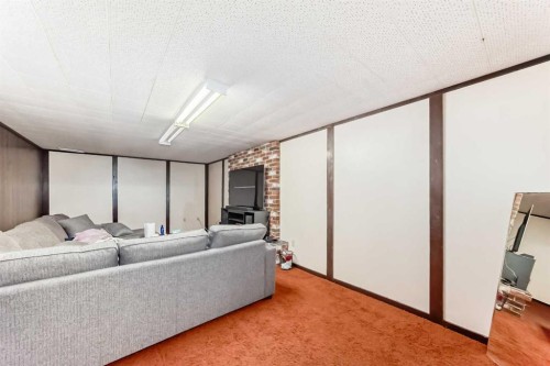 2106 24 Street South, Lethbridge, AB - Indoor