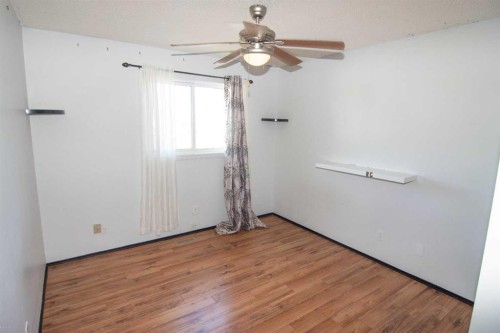 27 Taraglen Court Ne, Calgary, AB - Indoor Photo Showing Other Room