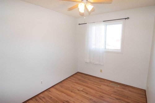 27 Taraglen Court Ne, Calgary, AB - Indoor Photo Showing Other Room