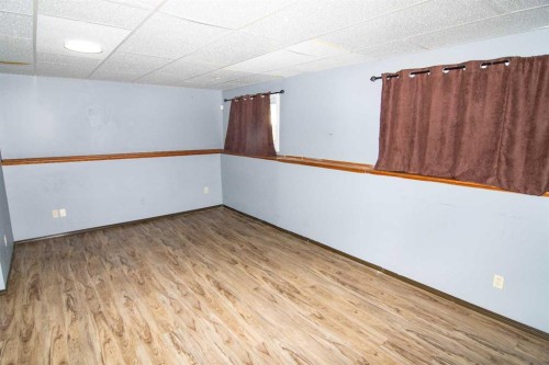 27 Taraglen Court Ne, Calgary, AB - Indoor Photo Showing Other Room