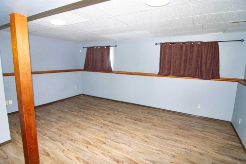 27 Taraglen Court Ne, Calgary, AB - Indoor Photo Showing Other Room