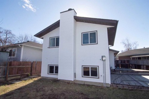 27 Taraglen Court Ne, Calgary, AB - Outdoor With Exterior