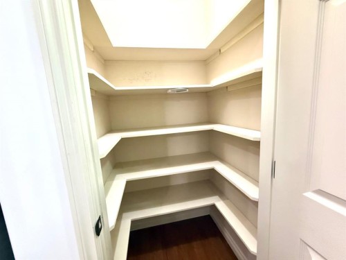 501 Sunvale Crescent Ne, High River, AB - Indoor With Storage