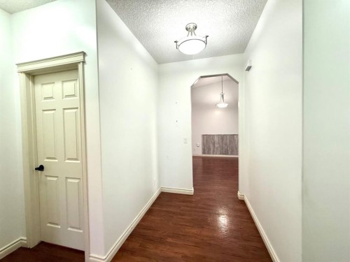 501 Sunvale Crescent Ne, High River, AB - Indoor Photo Showing Other Room
