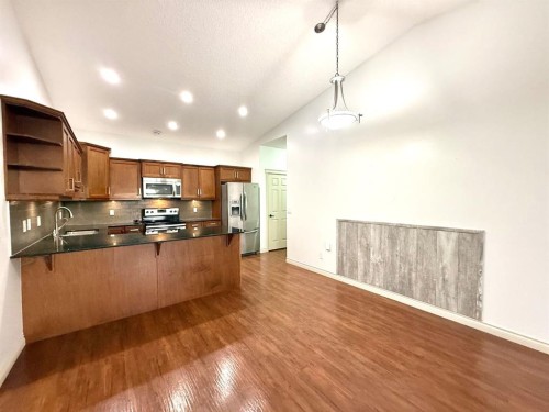 501 Sunvale Crescent Ne, High River, AB - Indoor Photo Showing Kitchen