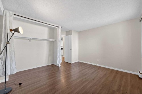 83E-231 Heritage Drive Se, Calgary, AB - Indoor Photo Showing Other Room