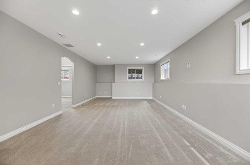 5 Vera Close, Olds, AB - Indoor Photo Showing Other Room