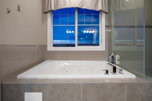 209 Cityscape Gardens Ne, Calgary, AB - Indoor Photo Showing Bathroom