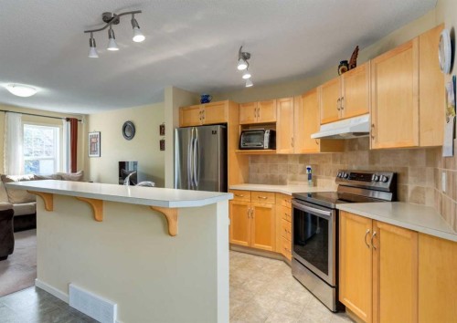 471 Silverado Plains Circle Sw, Calgary, AB - Indoor Photo Showing Kitchen
