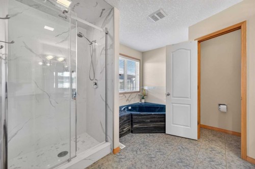 359 Rocky Ridge Drive Nw, Calgary, AB - Indoor Photo Showing Bathroom