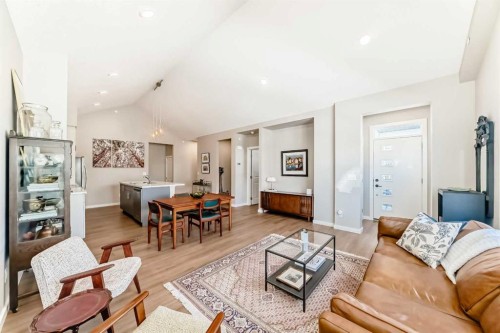 277 Lucas Avenue Nw, Calgary, AB - Indoor Photo Showing Living Room