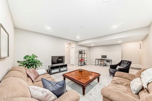 277 Lucas Avenue Nw, Calgary, AB - Indoor