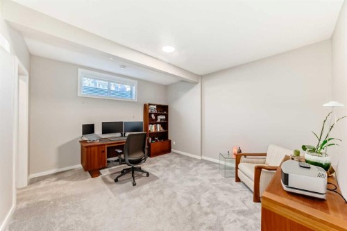 277 Lucas Avenue Nw, Calgary, AB - Indoor