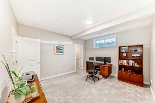 277 Lucas Avenue Nw, Calgary, AB - Indoor