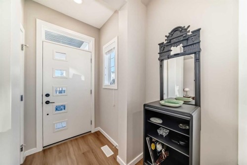 277 Lucas Avenue Nw, Calgary, AB - Indoor Photo Showing Other Room